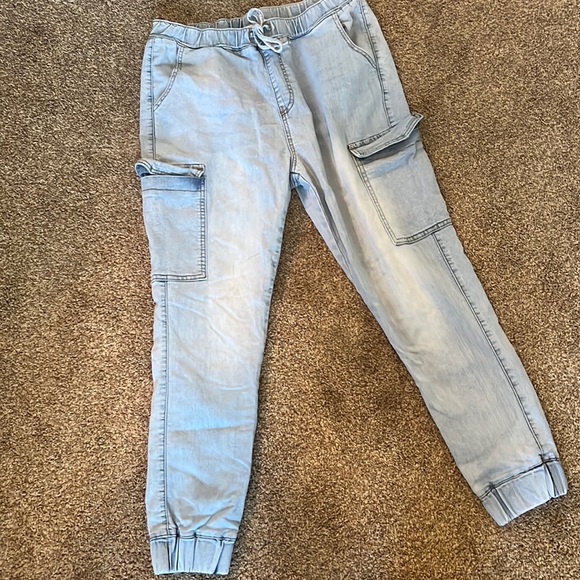 Almost Famous size L jeans - Picture 2 of 4
